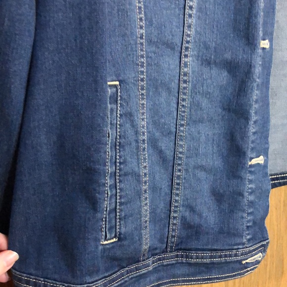 Jean jacket - Picture 2 of 5